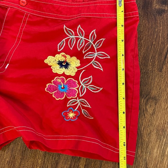 dELiA*s | Embroidered shorts - Picture 3 of 9